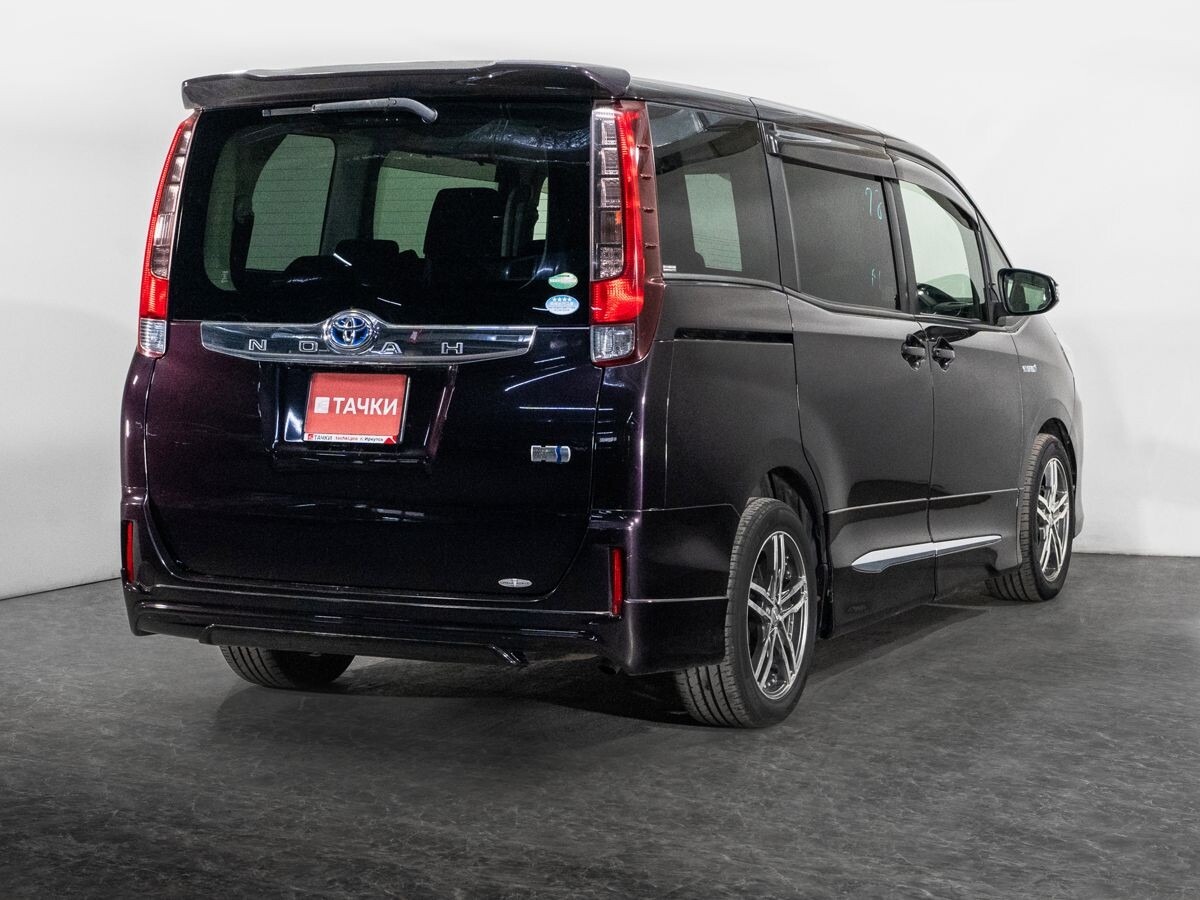 Toyota Noah 2015 - фото автомобиля