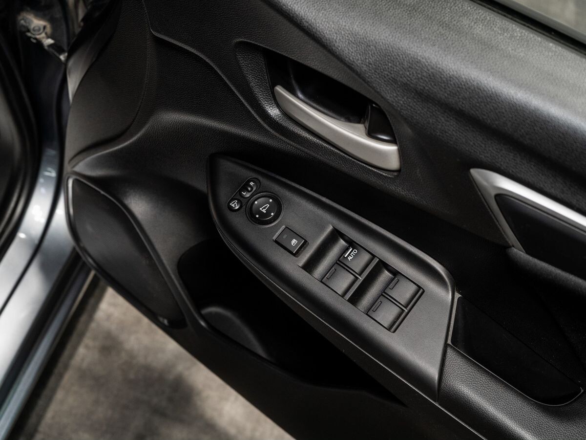 Honda Fit 2018 - фото автомобиля