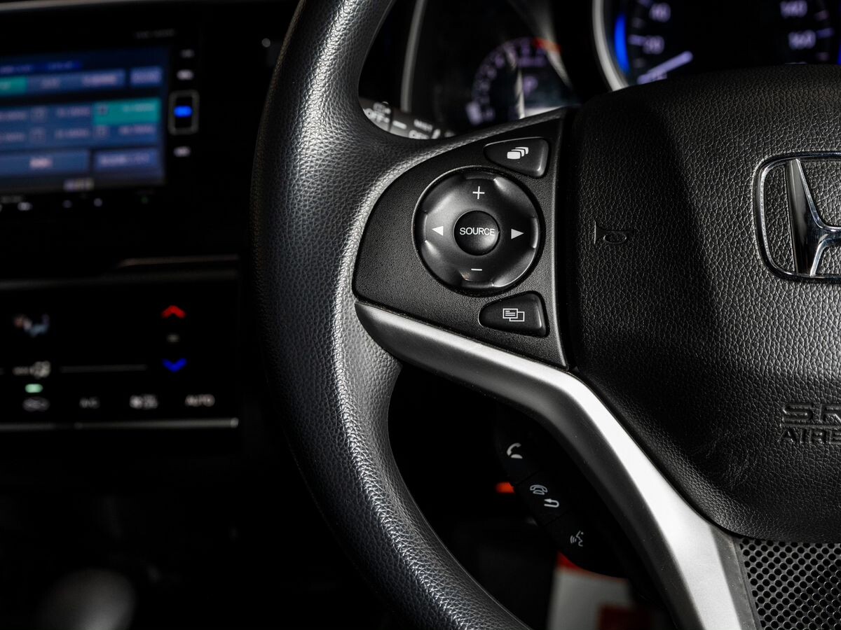 Honda Fit 2018 - фото автомобиля
