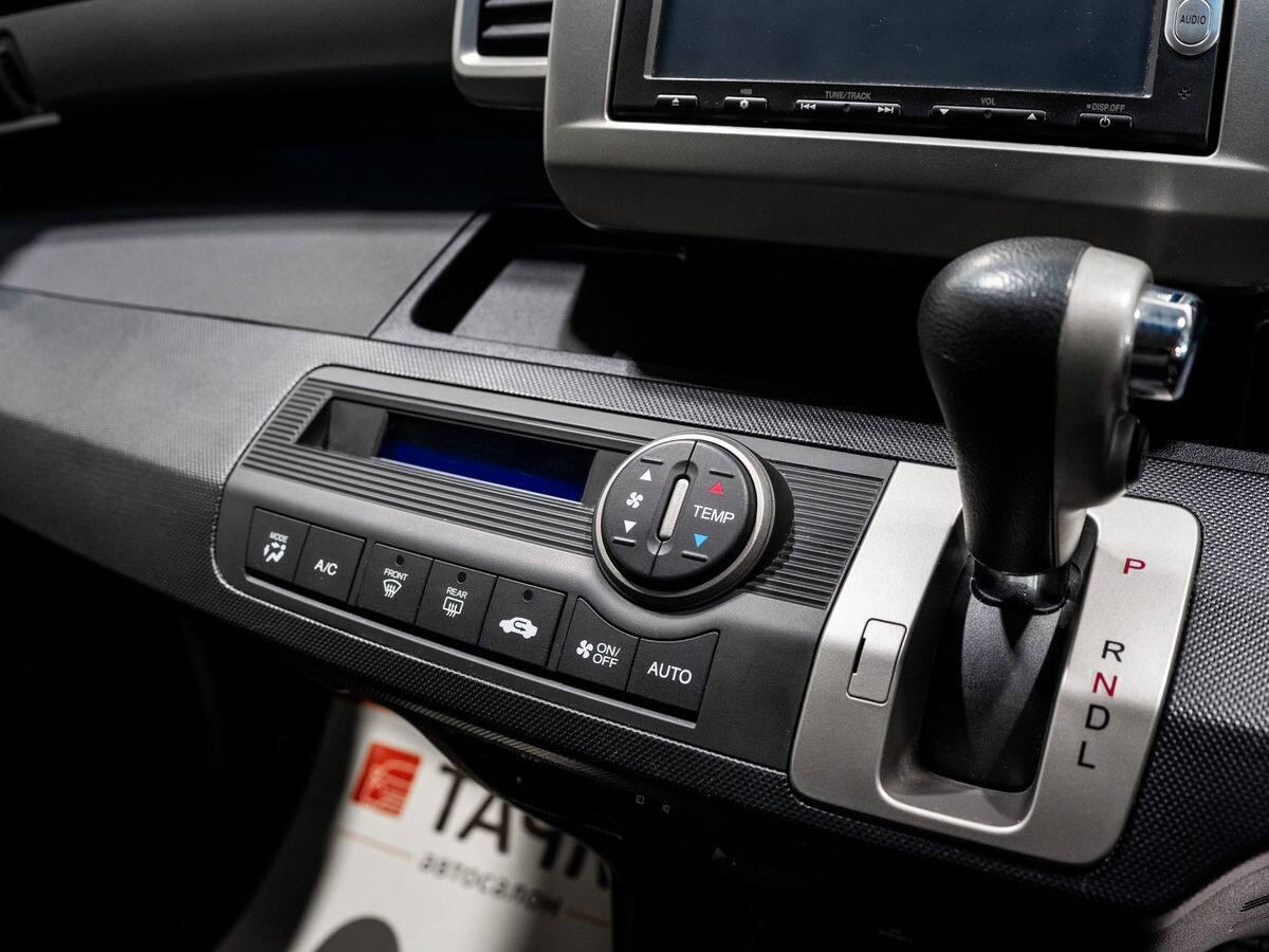 Honda Freed 2014 - фото автомобиля