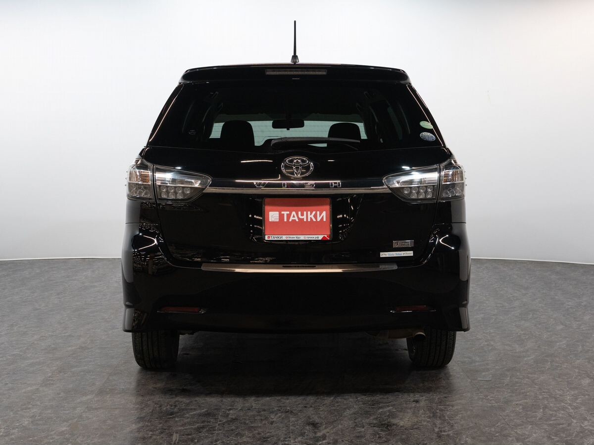 Toyota Wish 2012 - фото автомобиля