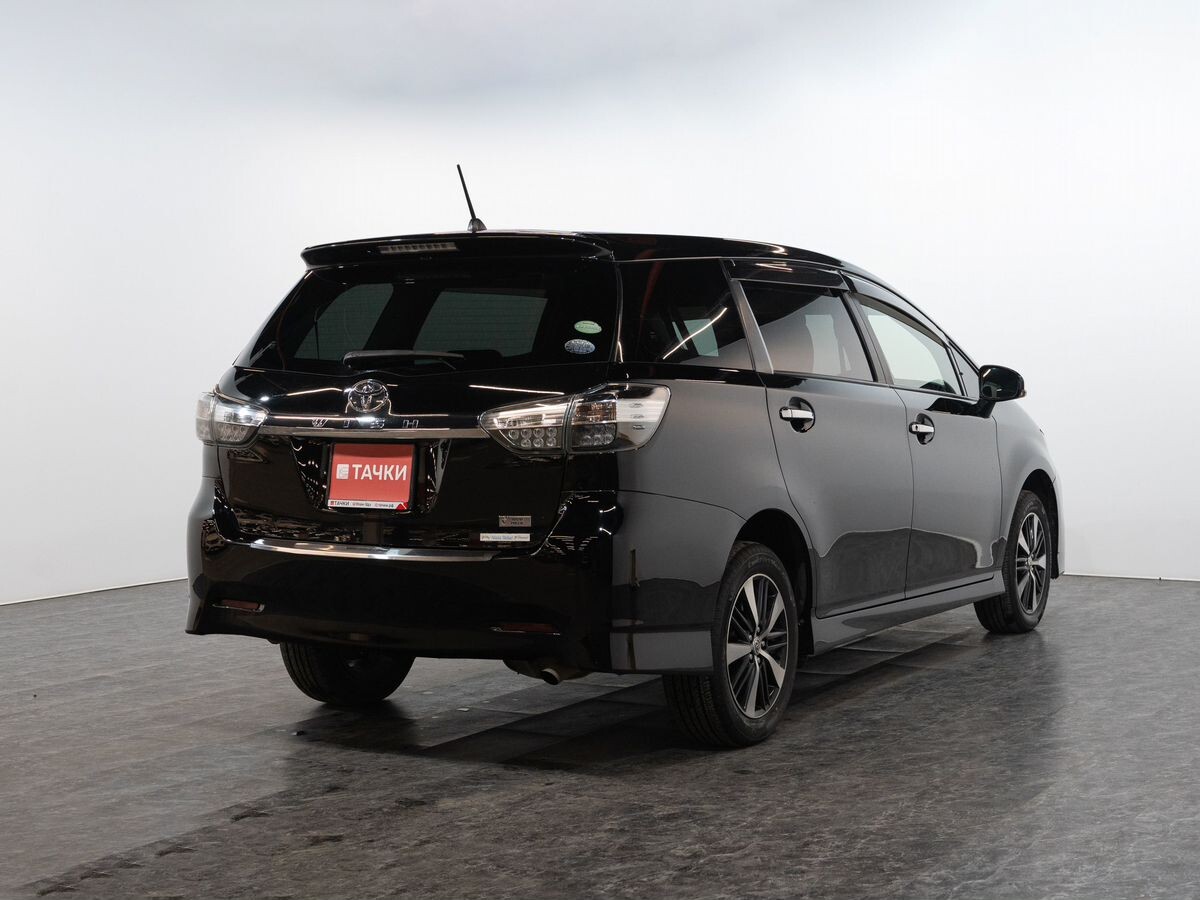 Toyota Wish 2012 - фото автомобиля