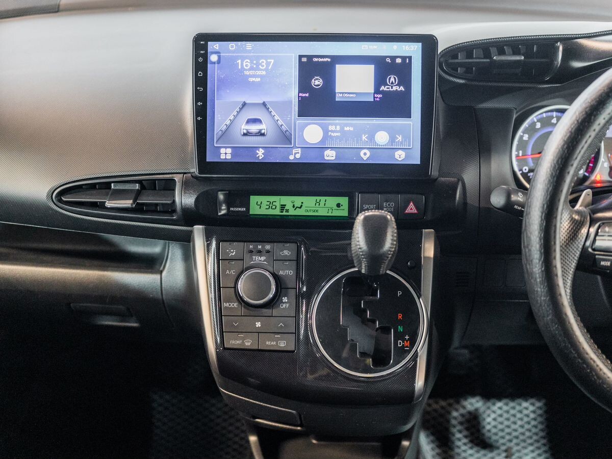 Toyota Wish 2012 - фото автомобиля