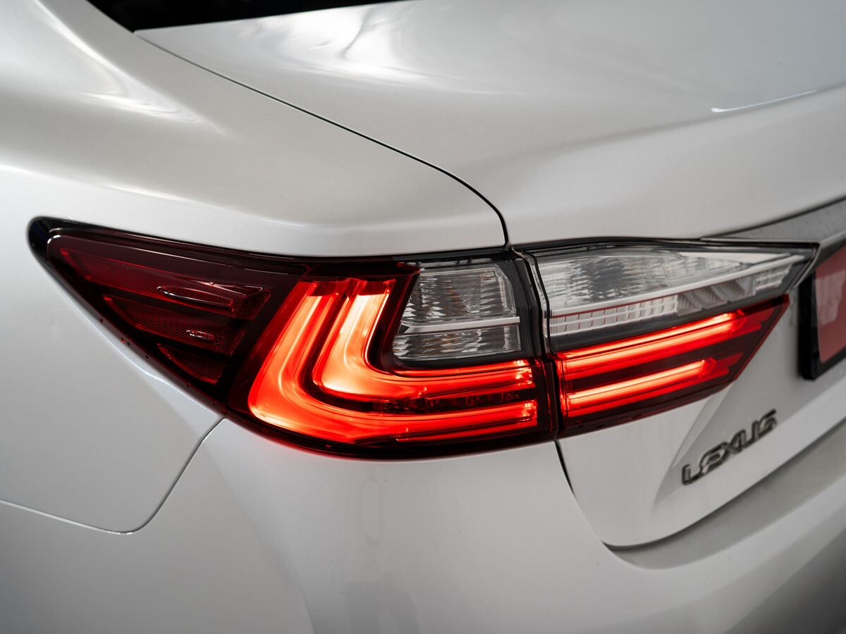 Lexus ES250 2015 - фото автомобиля