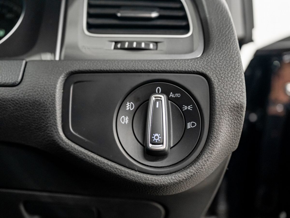 Volkswagen Golf 2015 - фото автомобиля