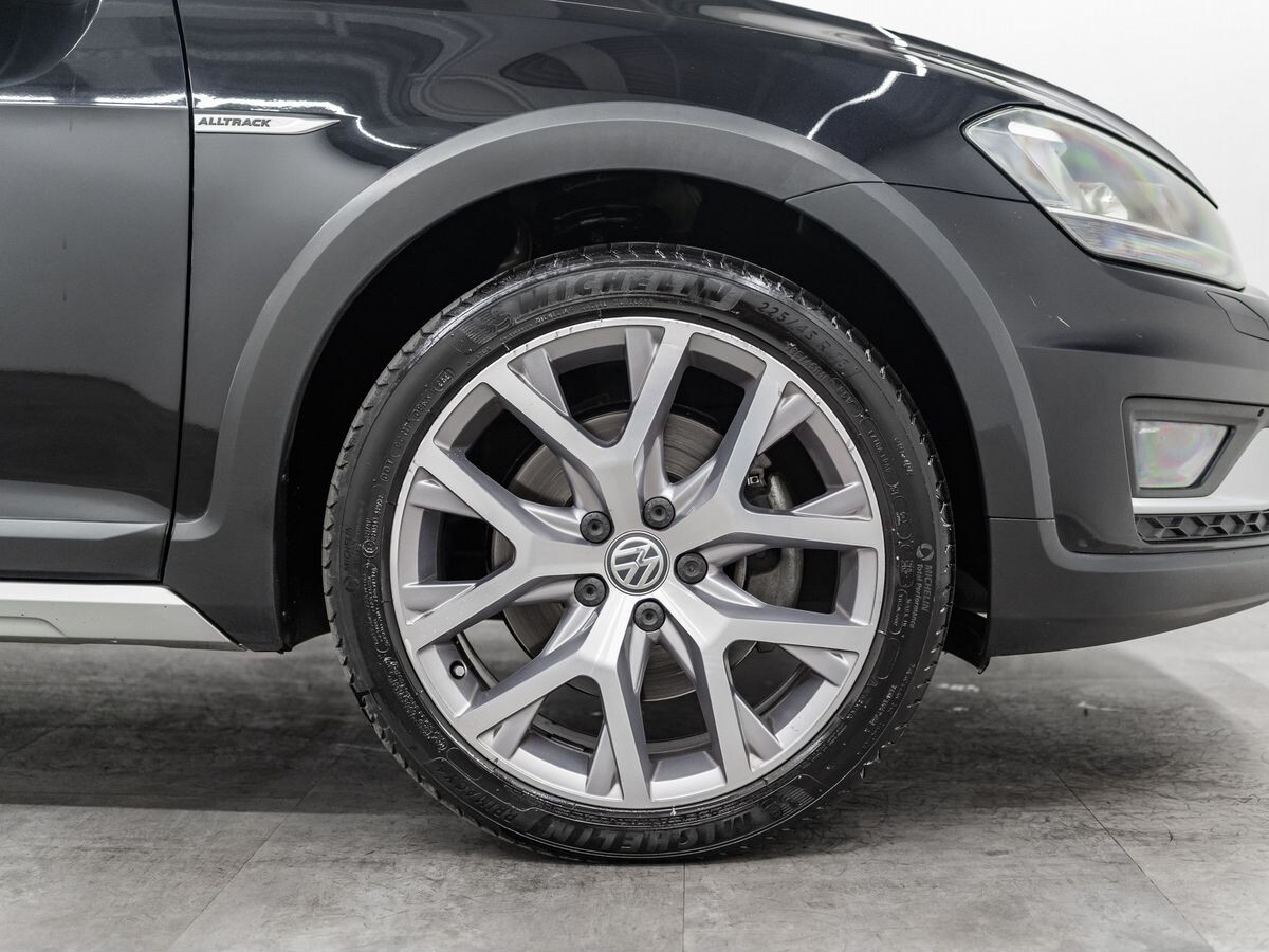 Volkswagen Golf 2015 - фото автомобиля