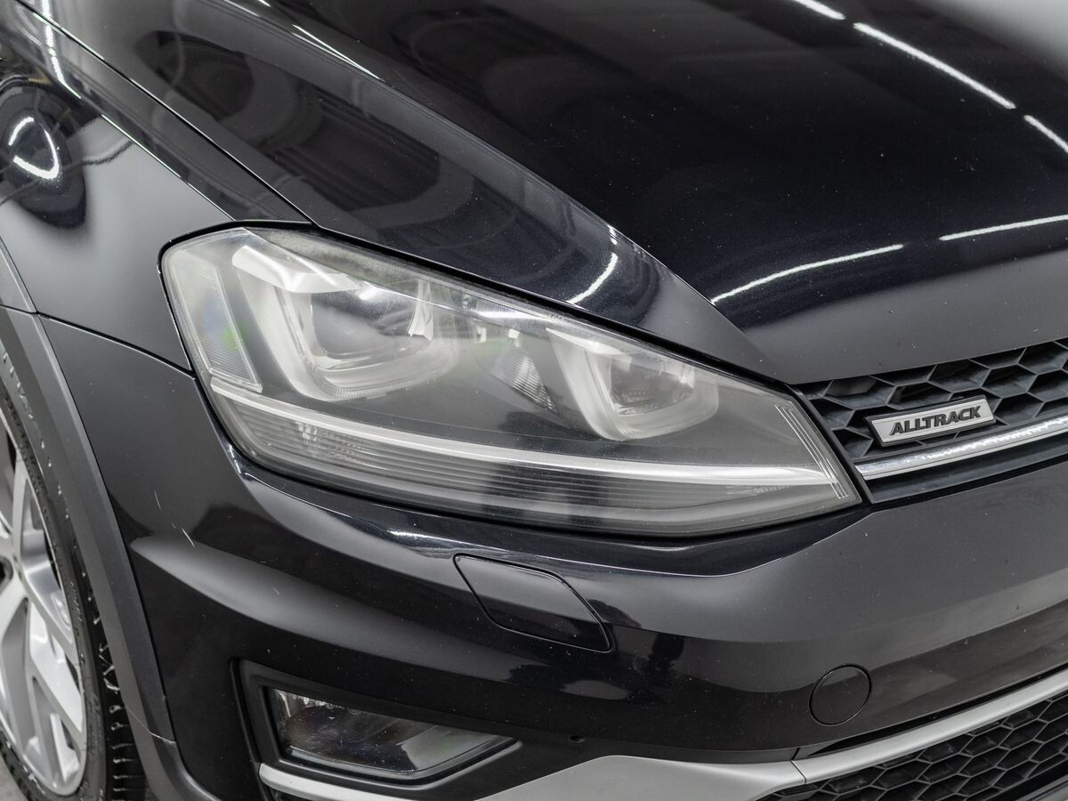 Volkswagen Golf 2015 - фото автомобиля