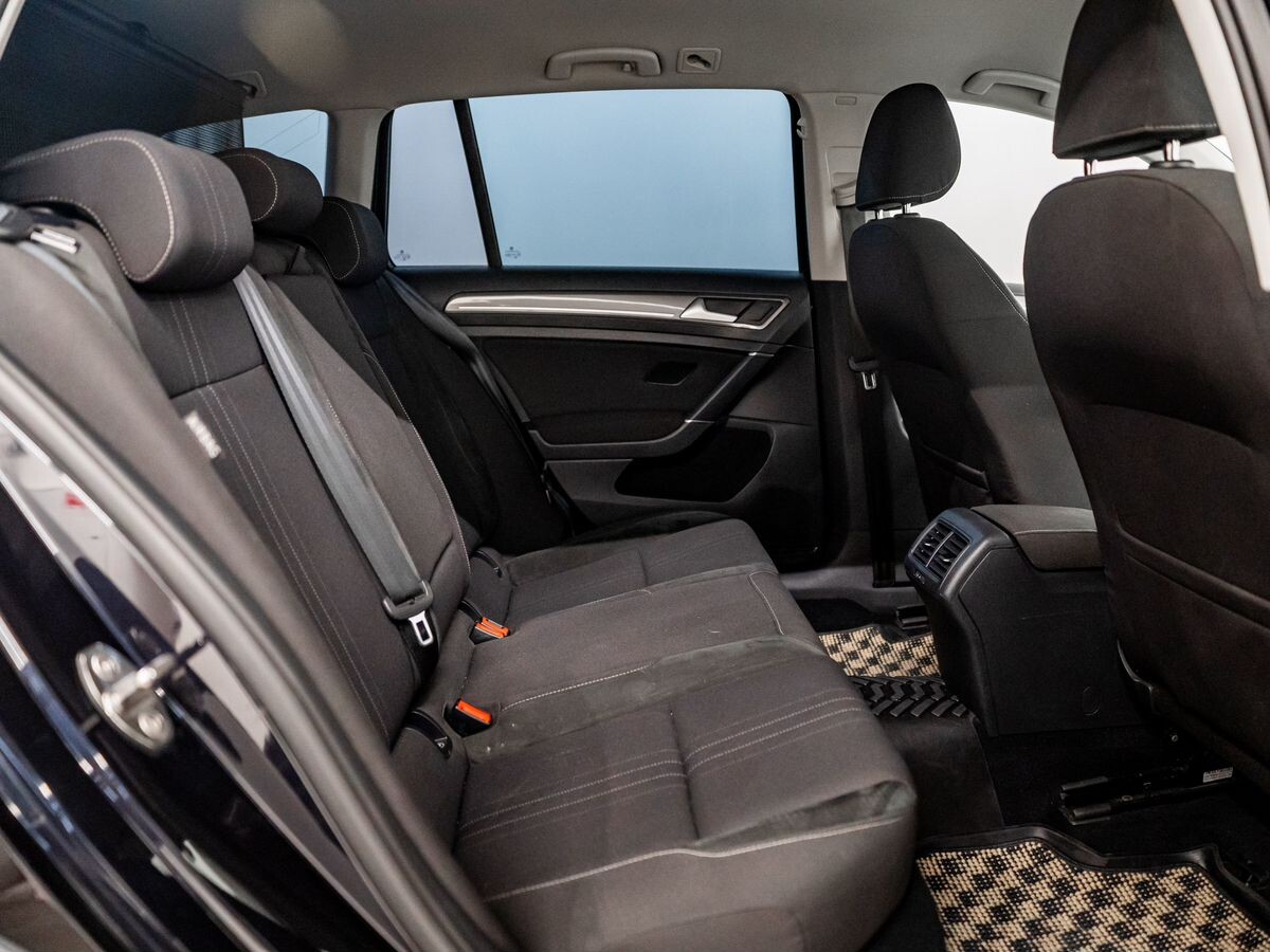 Volkswagen Golf 2015 - фото автомобиля