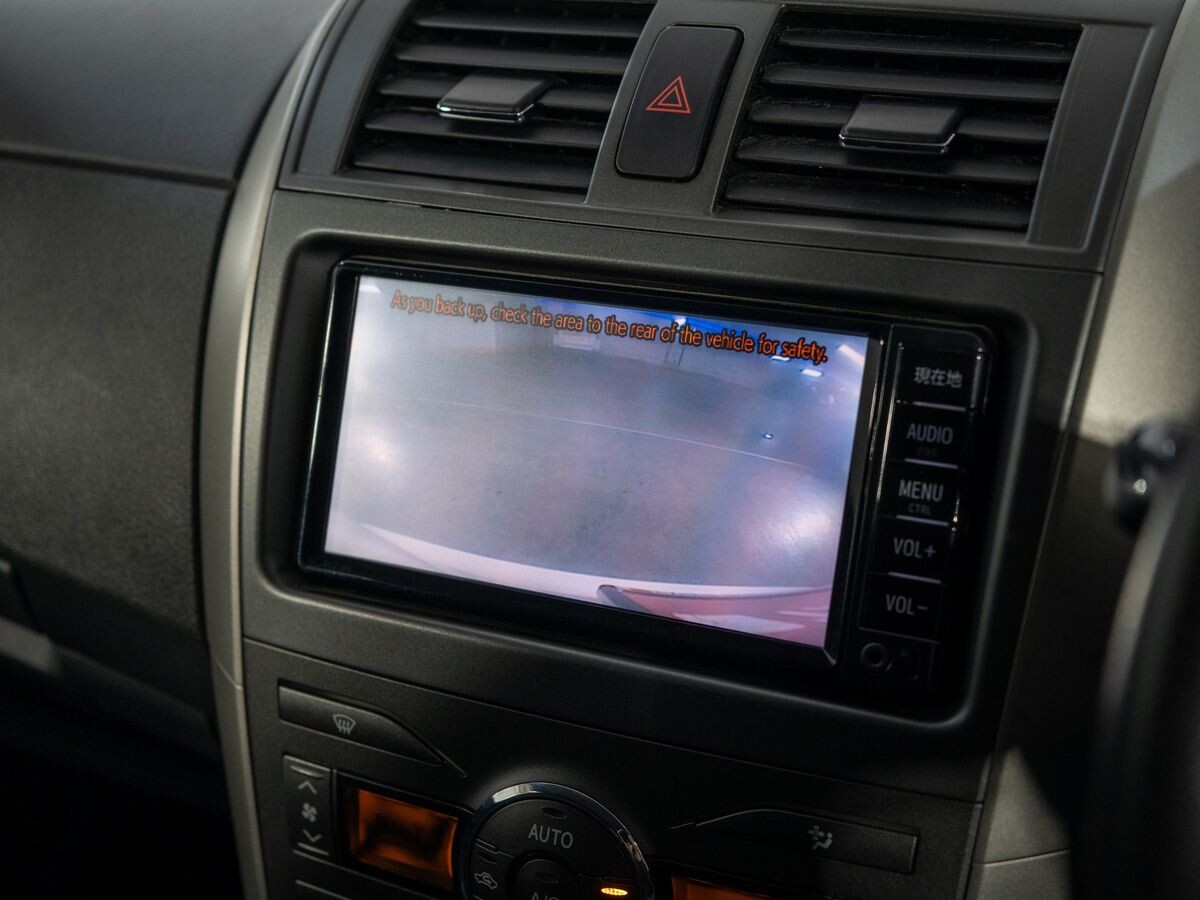 Toyota Corolla Fielder 2011 - фото автомобиля