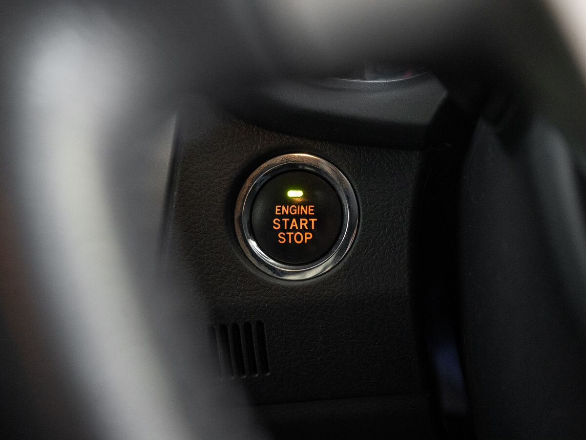 Toyota Corolla Fielder 2011 - фото автомобиля