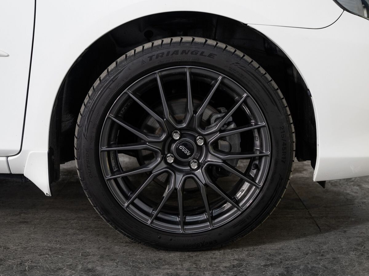 Toyota Corolla Fielder 2011 - фото автомобиля
