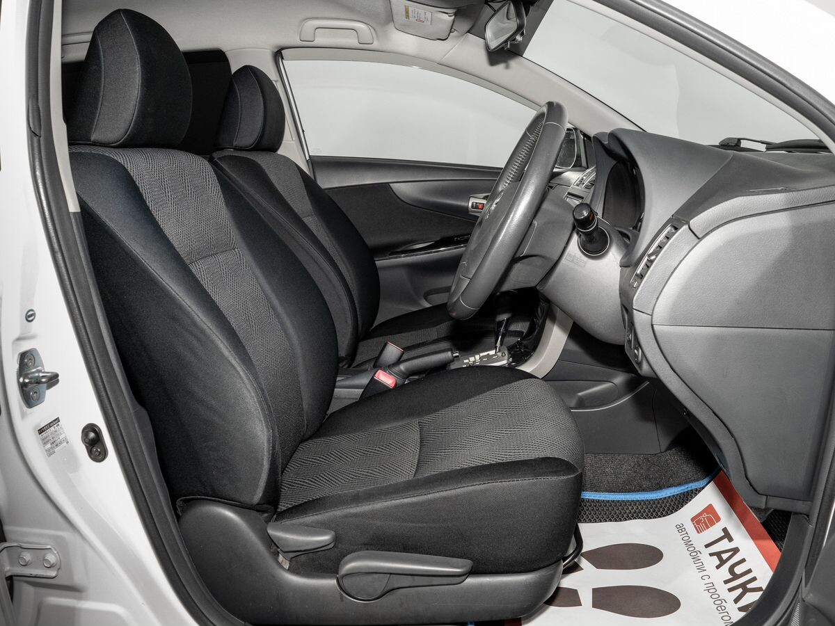 Toyota Corolla Fielder 2011 - фото автомобиля