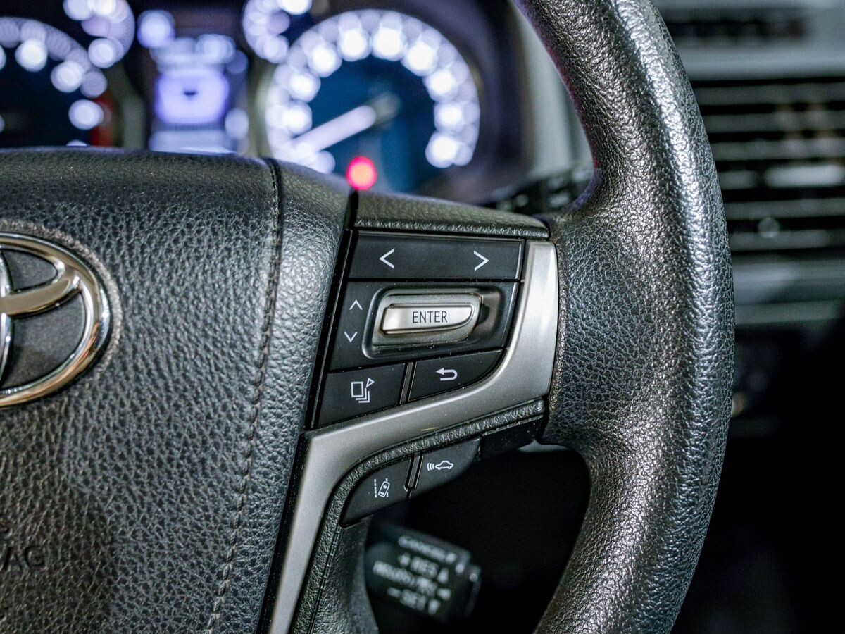 Toyota Land Cruiser Prado 2019 - фото автомобиля
