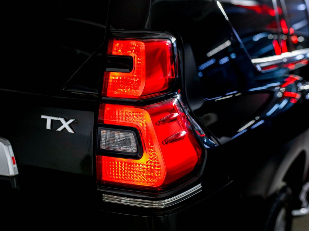 Toyota Land Cruiser Prado 2019 - фото автомобиля