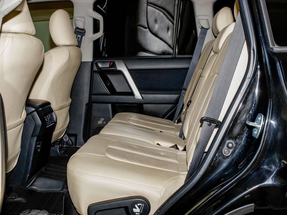 Toyota Land Cruiser Prado 2019 - фото автомобиля