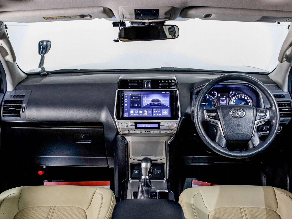 Toyota Land Cruiser Prado 2019 - фото автомобиля