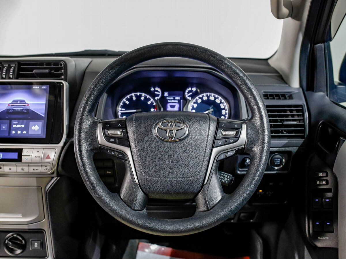 Toyota Land Cruiser Prado 2019 - фото автомобиля
