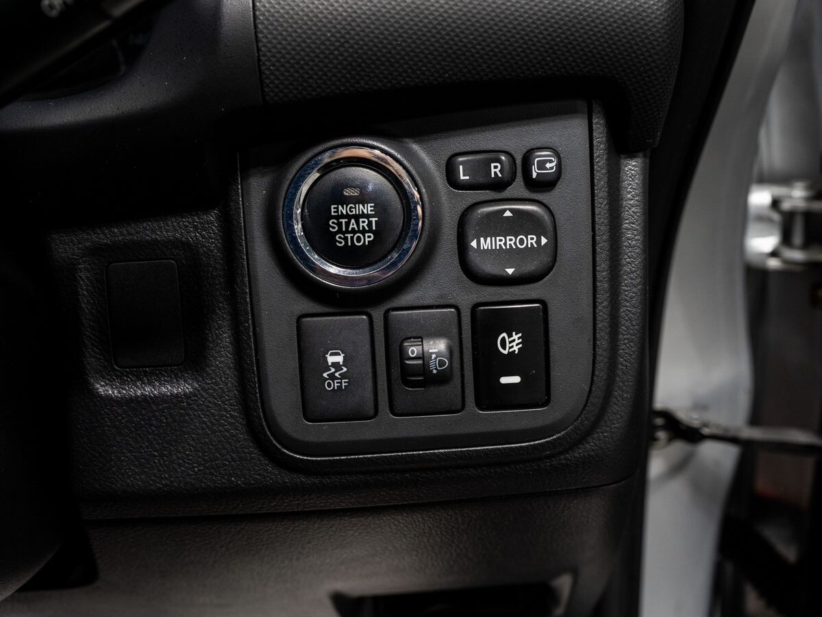 Toyota Wish 2009 - фото автомобиля