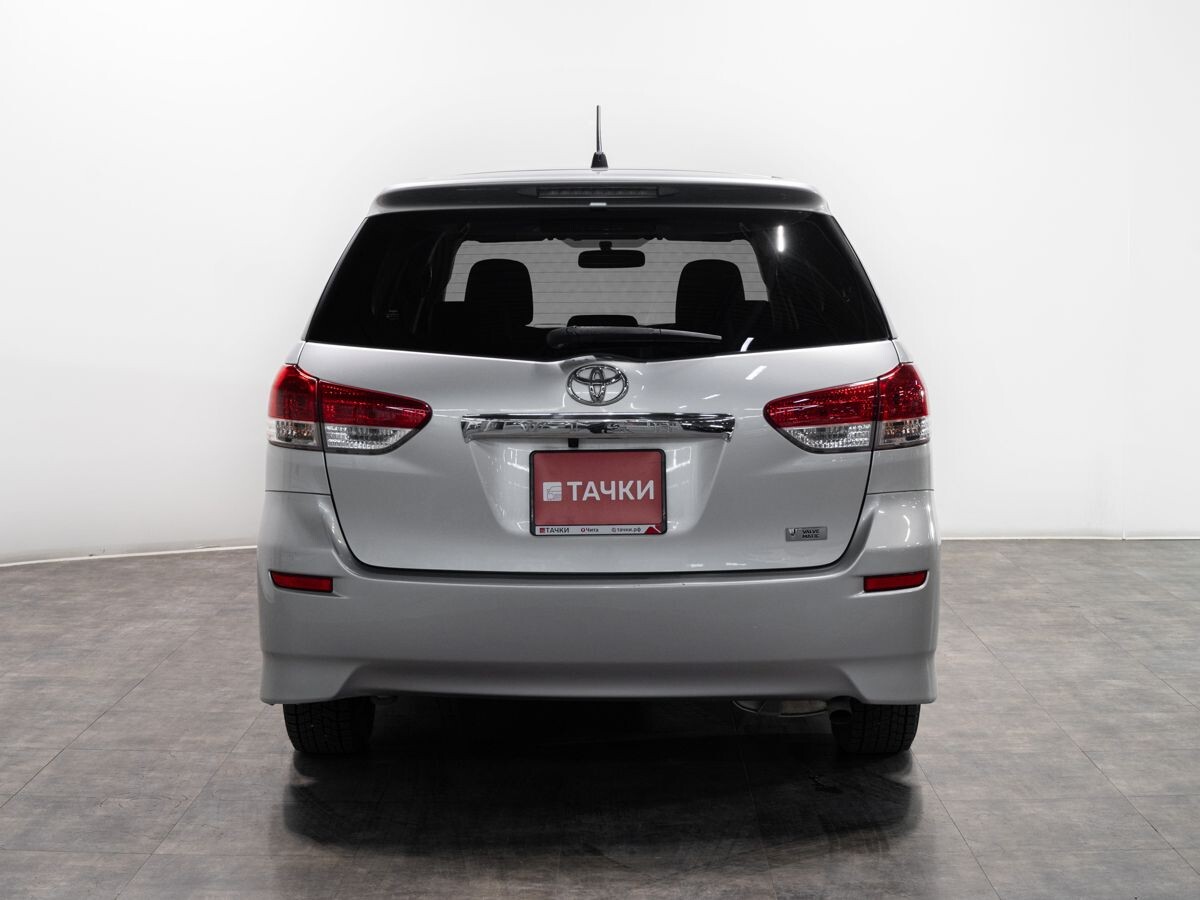 Toyota Wish 2009 - фото автомобиля