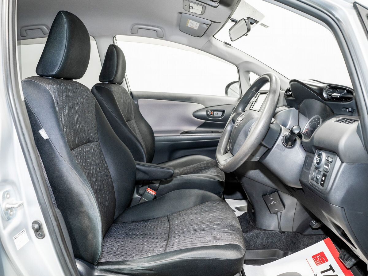 Toyota Wish 2009 - фото автомобиля