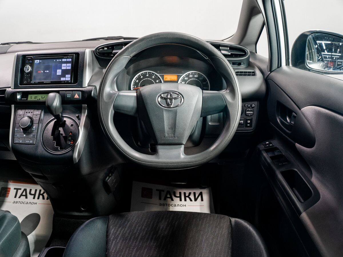 Toyota Wish 2009 - фото автомобиля
