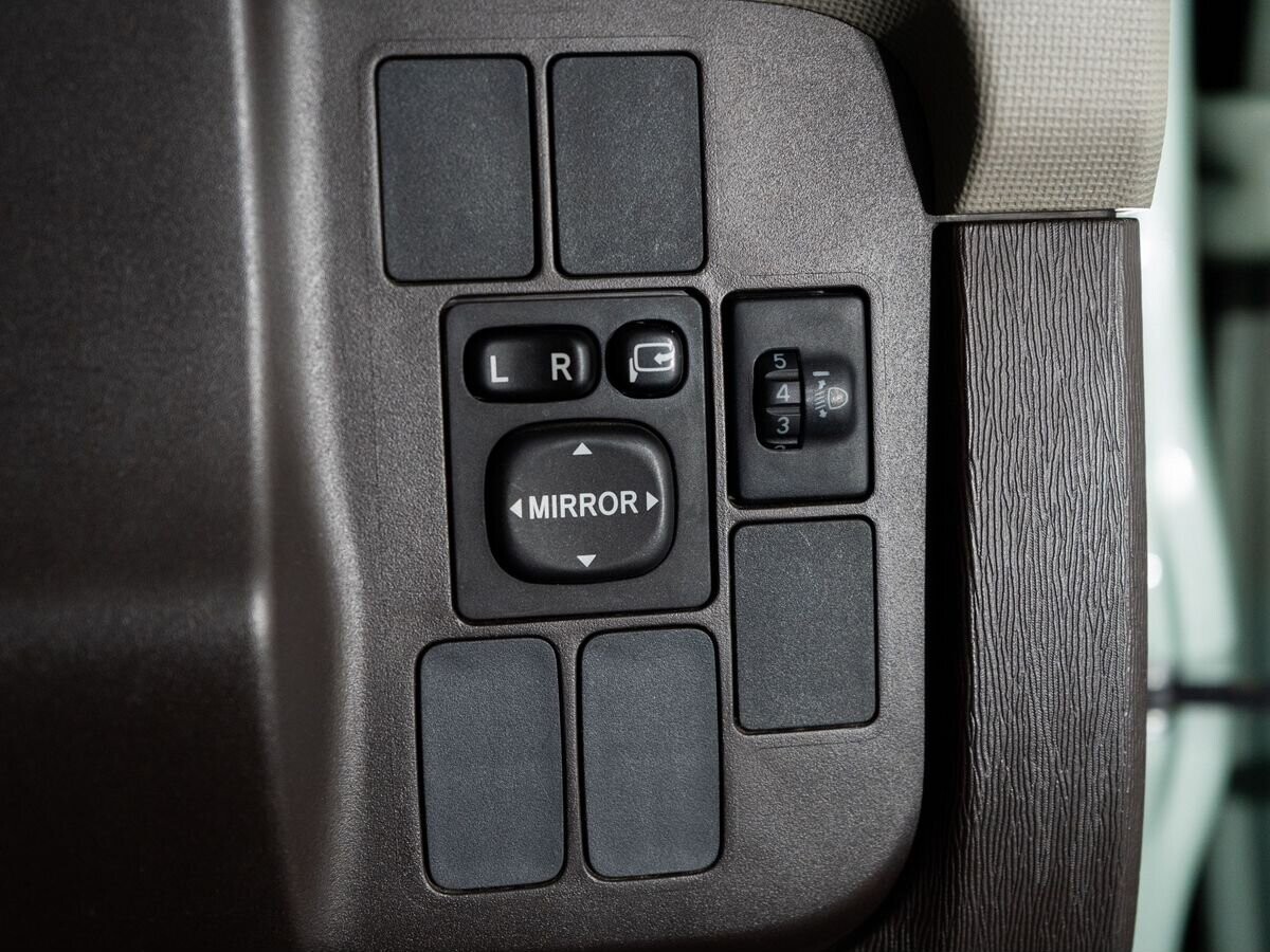 Toyota Passo 2012 - фото автомобиля