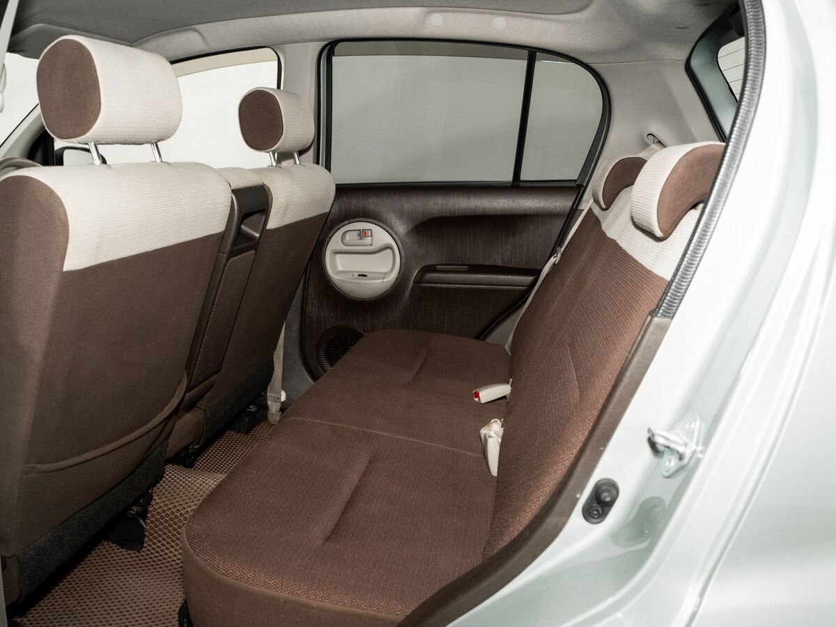 Toyota Passo 2012 - фото автомобиля