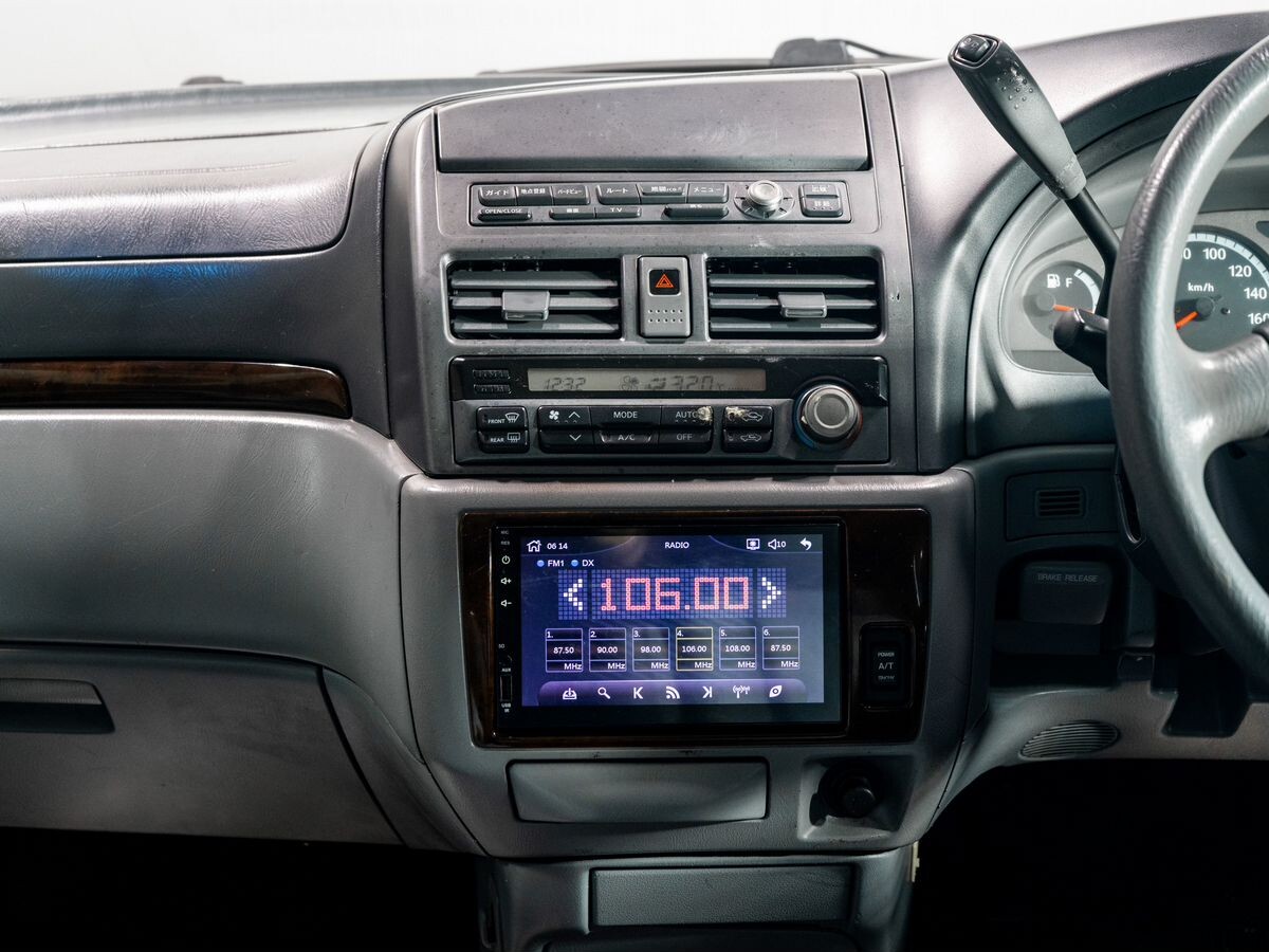 Nissan Presage 2000 - фото автомобиля