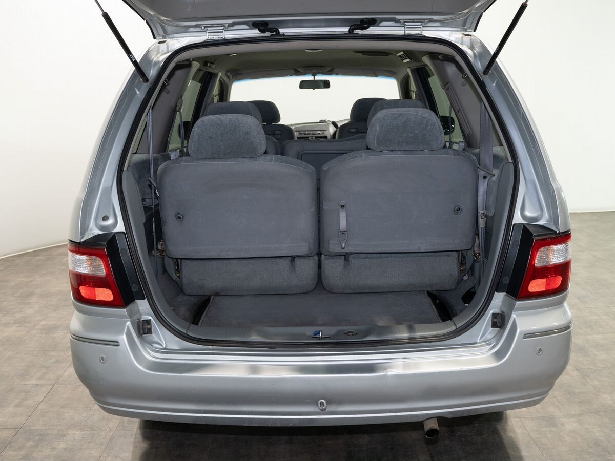 Nissan Presage 2000 - фото автомобиля