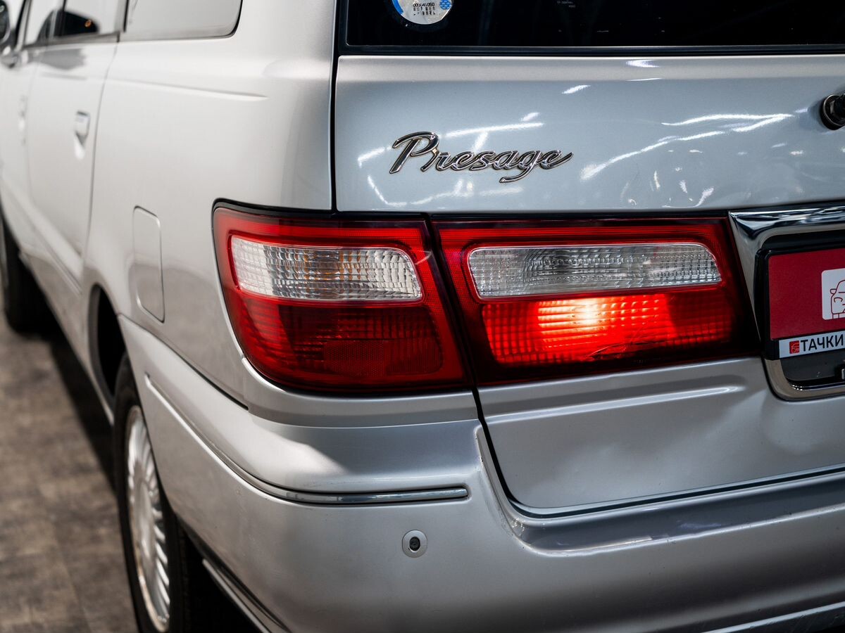 Nissan Presage 2000 - фото автомобиля