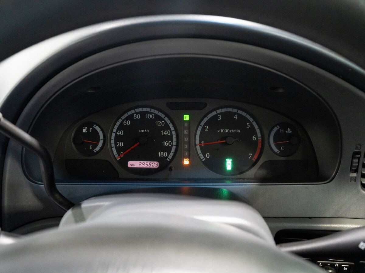 Nissan Presage 2000 - фото автомобиля
